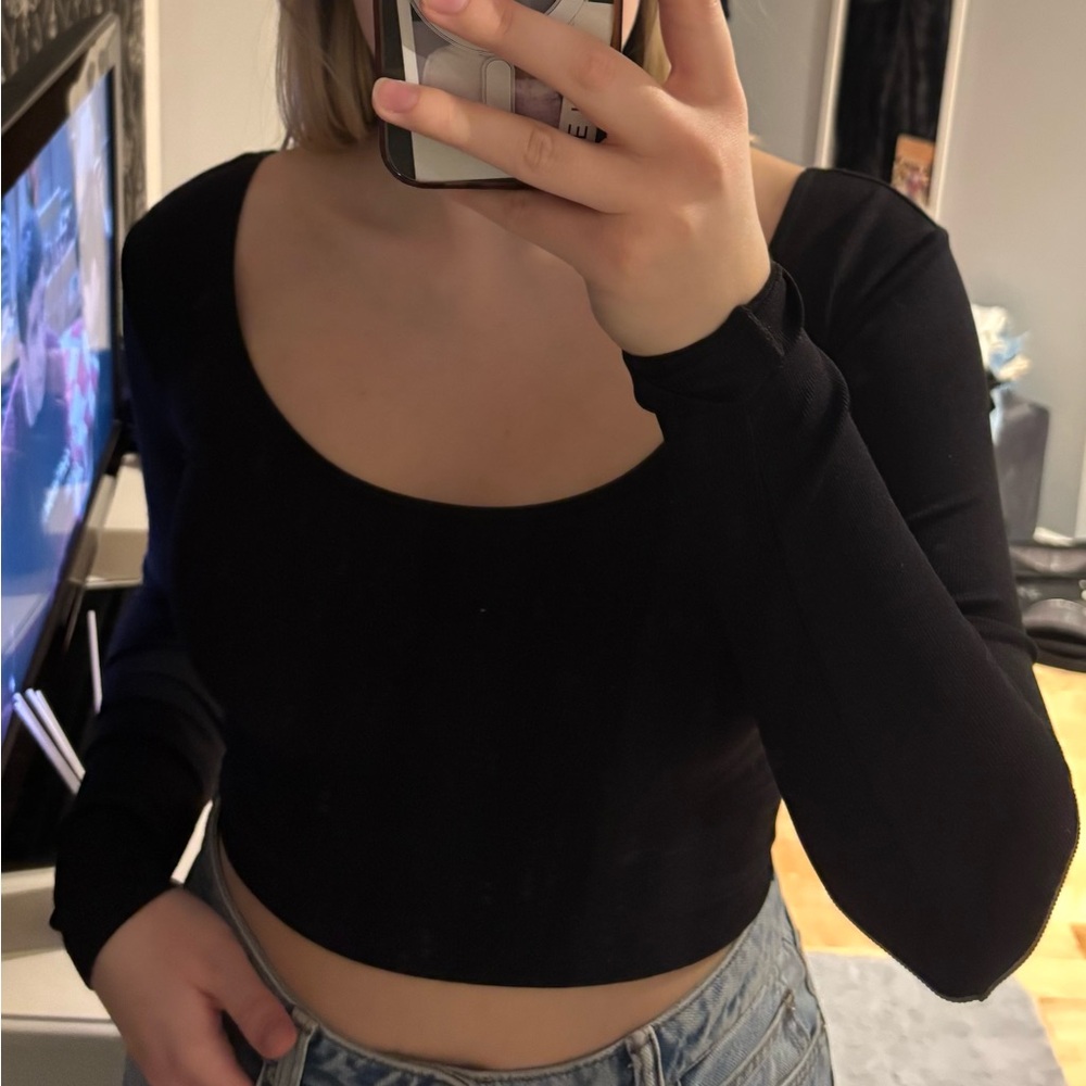 Dynamite Black Long Sleeve Crop Top